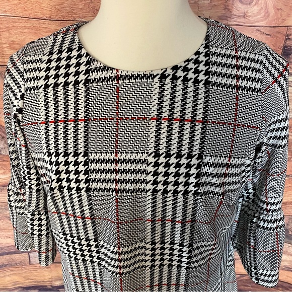 Violet b. Dress - Picture 2 of 11